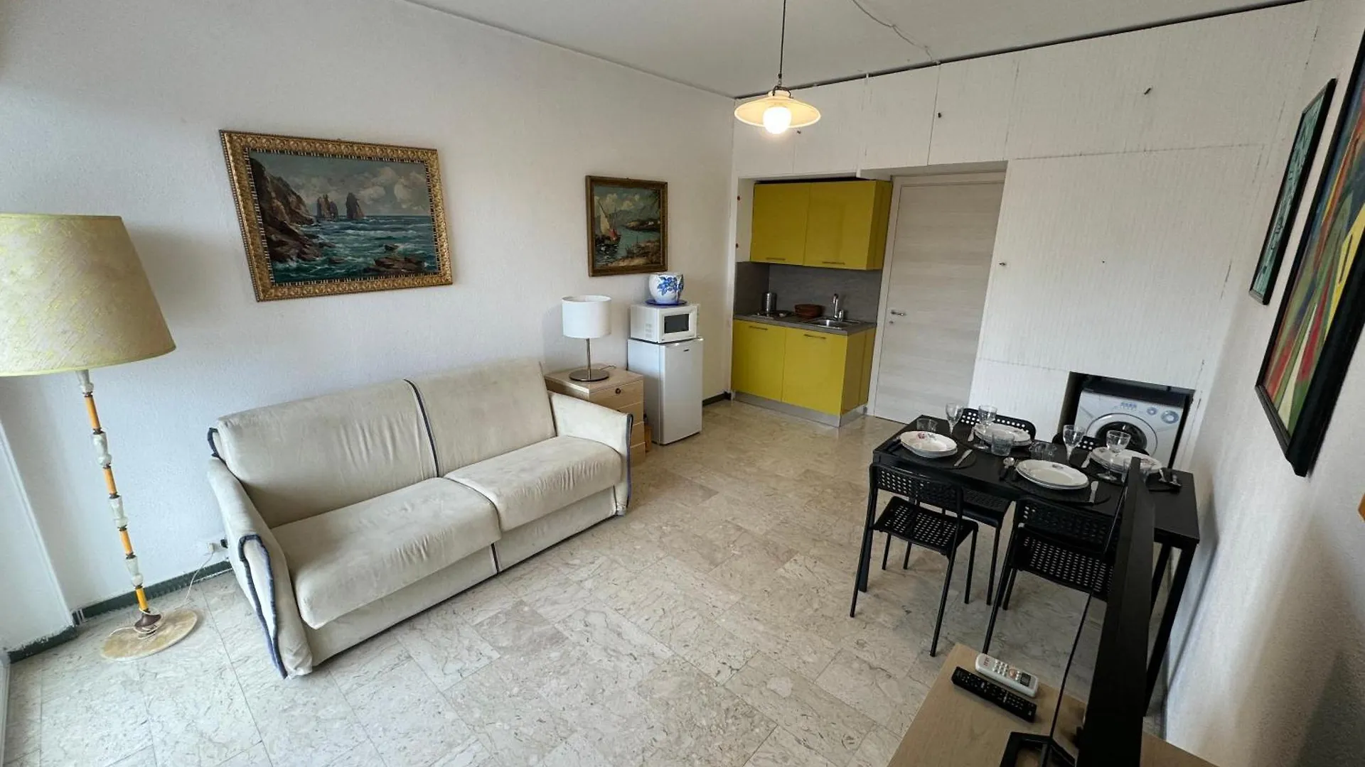 סנרמו Tirrenia Beach House - Sea Front With Private Beach