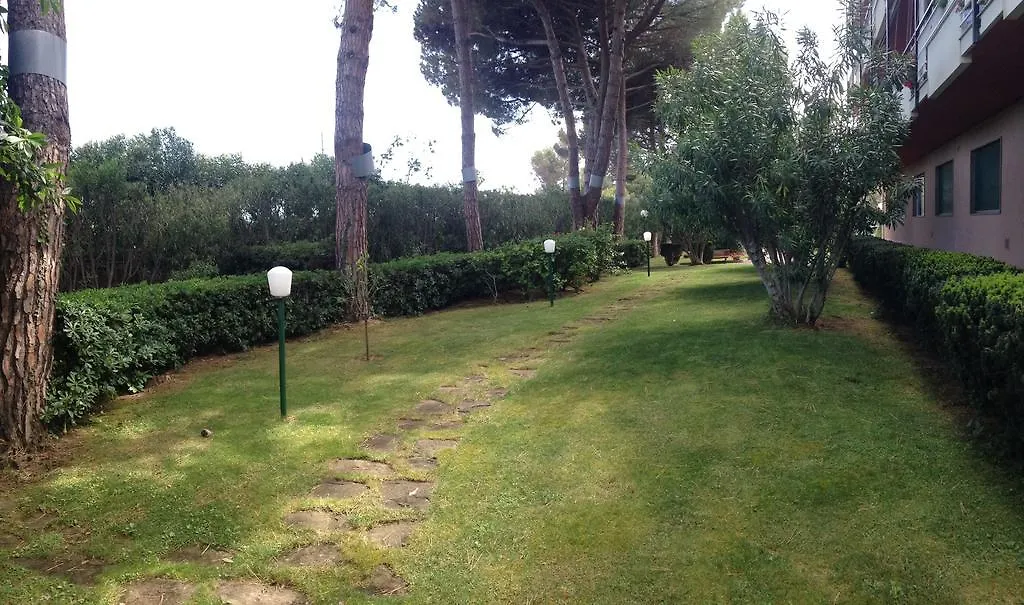 סנרמו Tirrenia Beach House - Sea Front With Private Beach 0*,