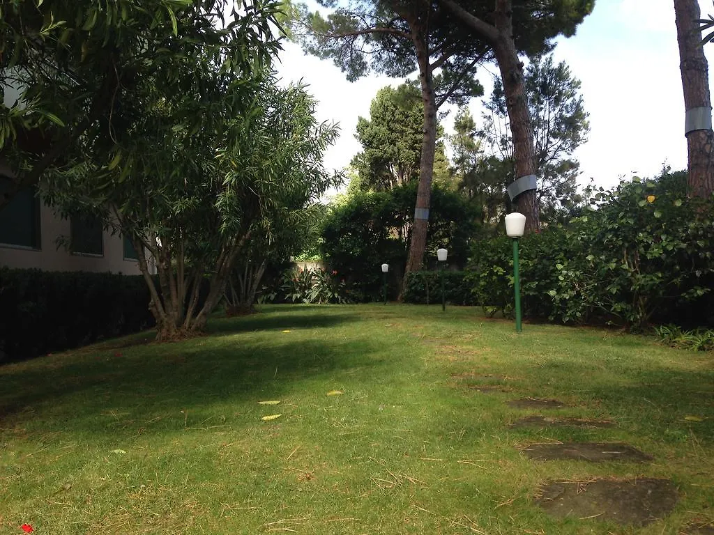 דירה סנרמו Tirrenia Beach House - Sea Front With Private Beach
